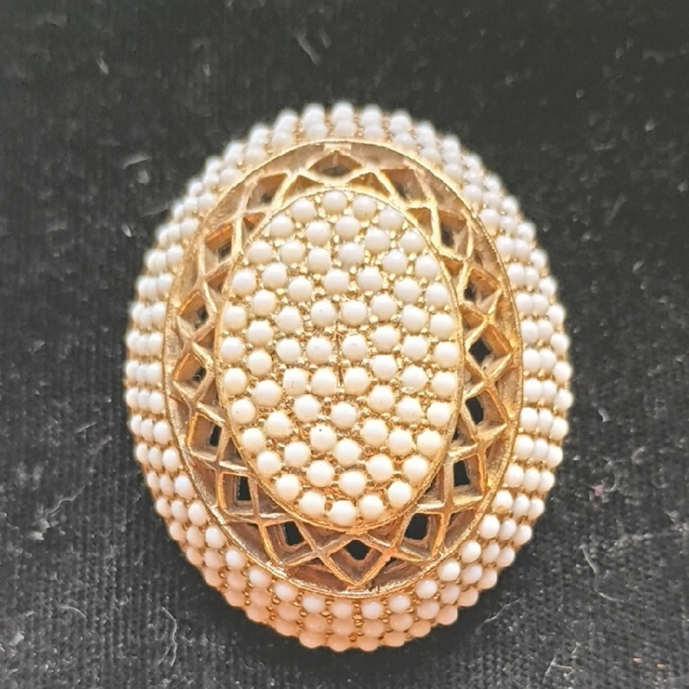 HAR Elegant Gold Tone and White Beaded Women's Brooch